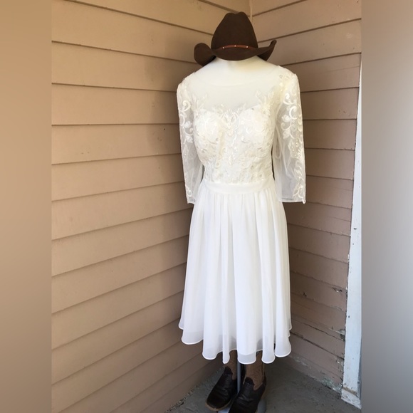 NWT. JJ’S House formal white dress, size: 16 / Length 412 “ long. Ivory - Picture 11 of 16